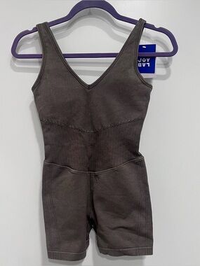 JoyLab Ribbed V-Neck Women's Seamless Short Bodysuit Taupe Size Medium‎ New NWT